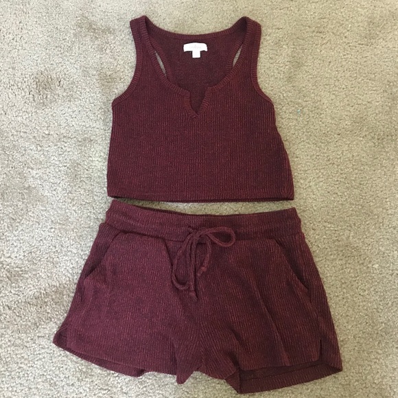 ✨Red Top✨ - Picture 2 of 2